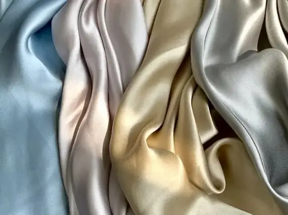 ठ्याक्कै के हो एसीटेट कपडा जुन तूफानले इन्टरनेट लिइरहेको छ?